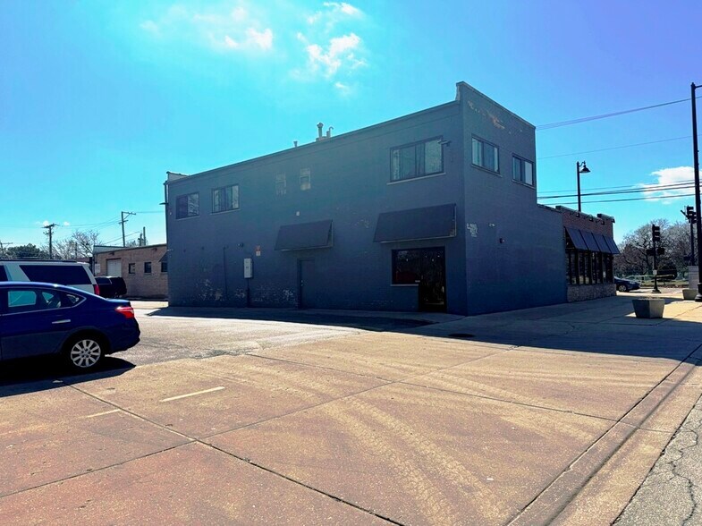 More Photos Of 6959 N Milwaukee Ave, Niles Warehouse For Sale