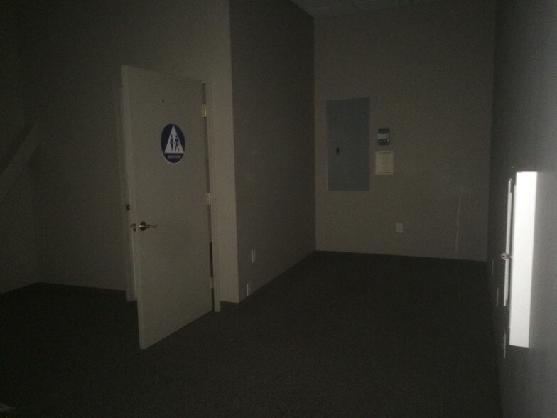 More Photos Of 960-961 Dana Dr, Redding Storefront Retail Office For Lease