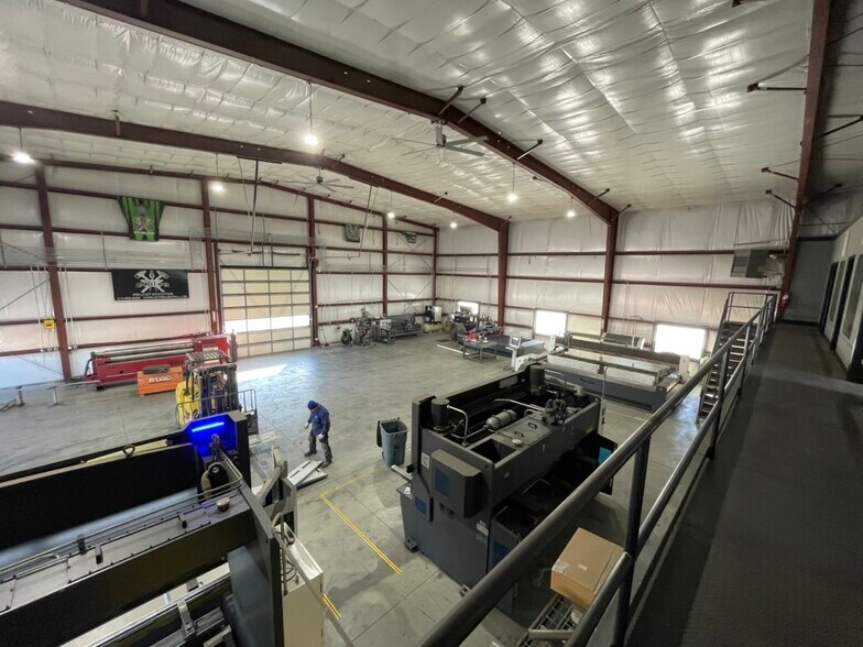 More Photos Of 1650 Commerce Dr, Tonganoxie Warehouse For Sale