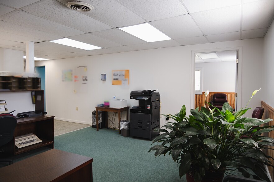 More Photos Of 512-522 S Caldwell St, Brevard Office For Sale