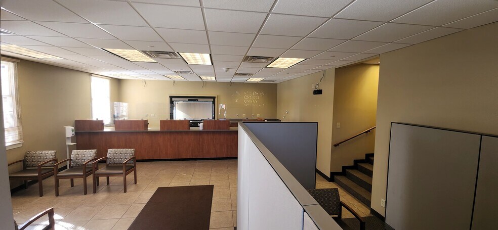 More Photos Of 159 E Valley St, Abingdon Medical For Lease