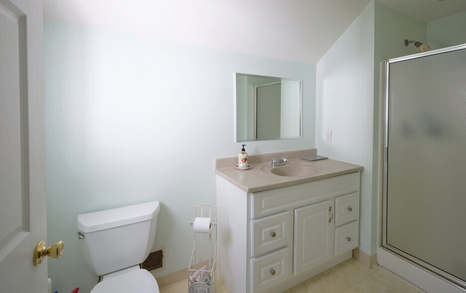 More Photos Of 2453 County Line, Line Lexington Freestanding For Sale