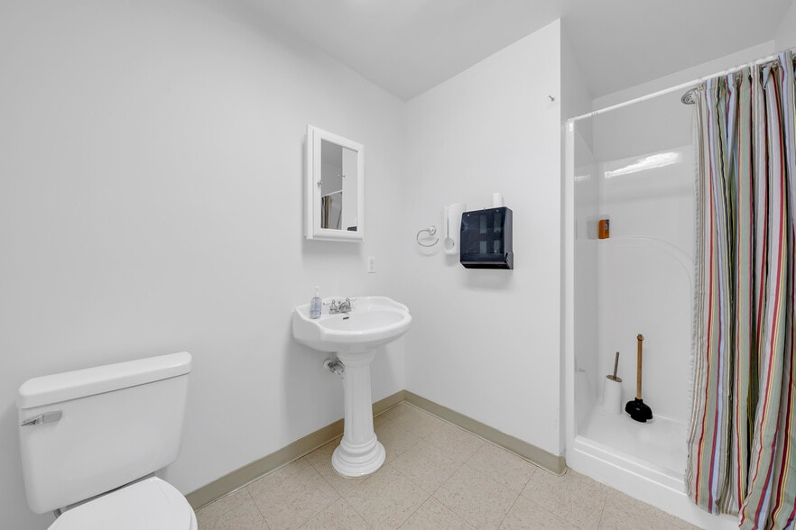 More Photos Of 12440 Magnolia Ave, Magnolia Springs Office For Lease