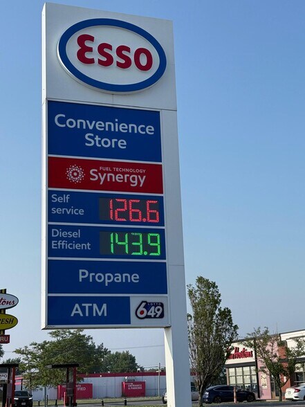 More Photos Of 3500 Walker Rd, Windsor Carwash For Sale