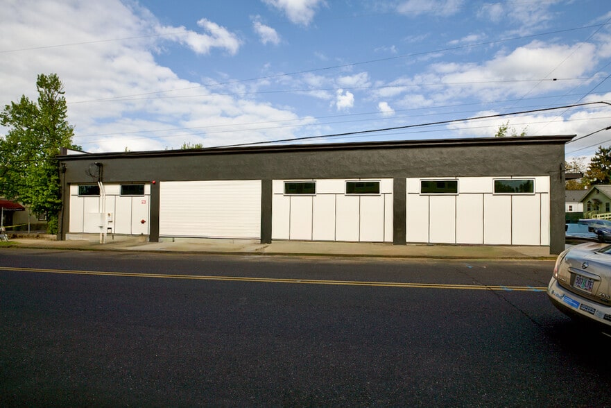 Primary Photo Of 777 N Killingsworth Ct, Portland Industrial For Lease