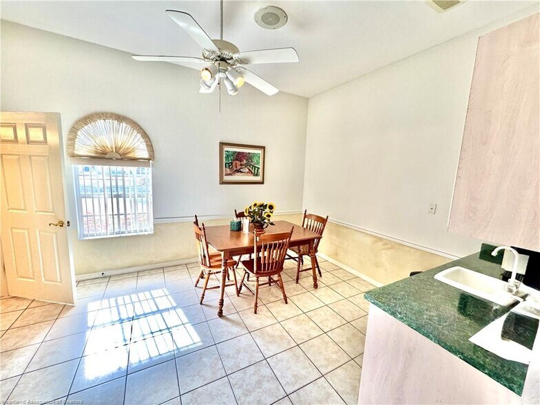 More Photos Of 2605 Bayview St, Sebring General Retail For Sale