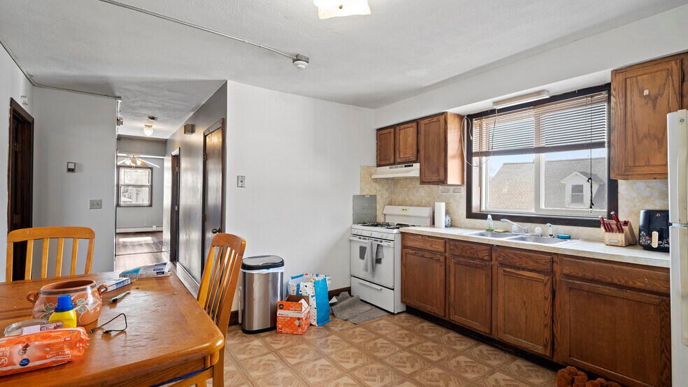 More Photos Of 124 Waterman Ave, East Providence Apartments For Sale