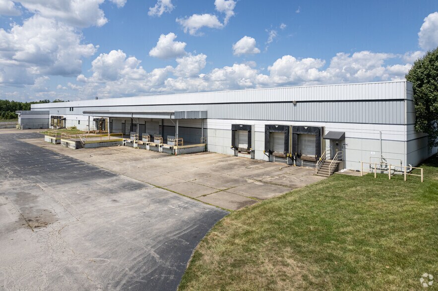 More Photos Of 2100 Future Dr, Sellersburg Manufacturing For Sale