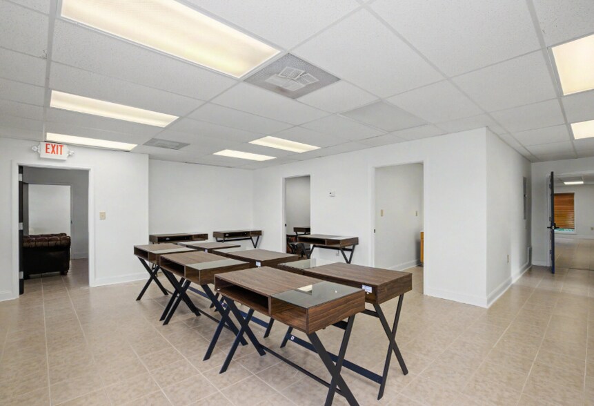 More Photos Of 139A W Ellis Rd, Griffin Loft Creative Space For Sale
