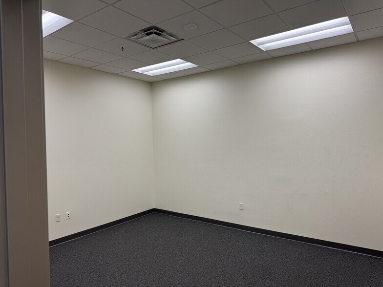 More Photos Of 8670 W Cheyenne Ave, Las Vegas Medical For Lease