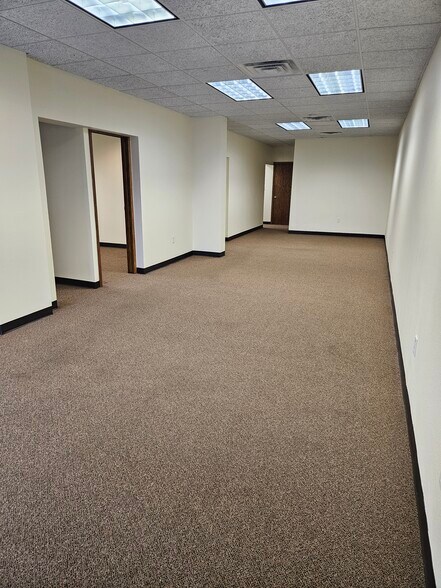 More Photos Of 700-706 Jackson St, Sioux City Office For Lease