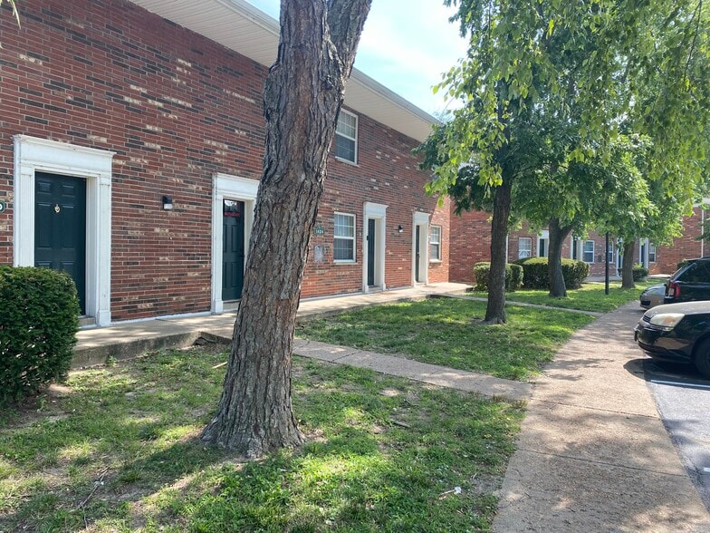 More Photos Of 1624 Northwinds Estates Dr, Saint Louis Apartments For Sale