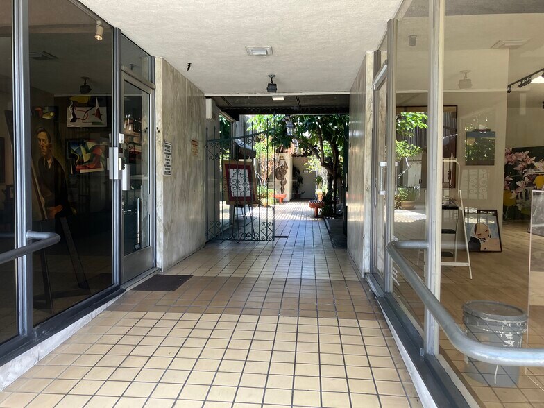 More Photos Of 9009 Beverly Blvd, Los Angeles Storefront Retail Office For Lease