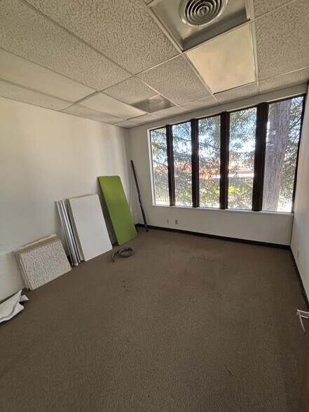 More Photos Of 8393 Capwell Dr, Oakland Office For Lease