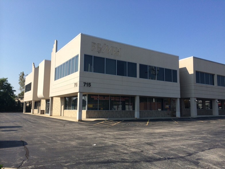 More Photos Of 715 W Lake St, Addison Office For Lease