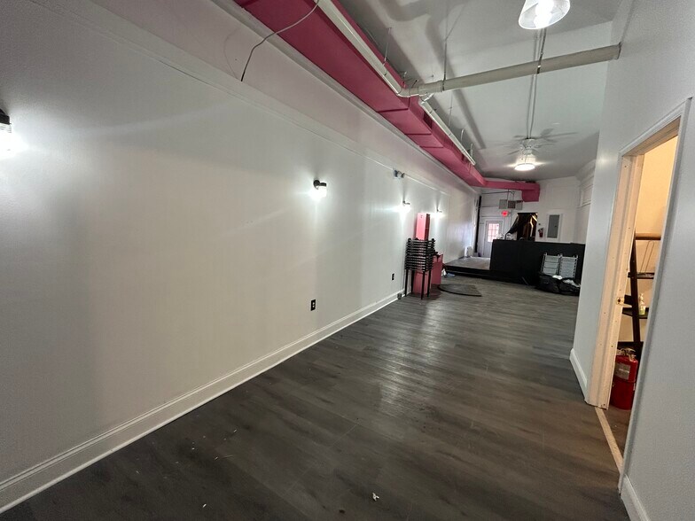 More Photos Of 522 Market st, Chester General Retail For Lease