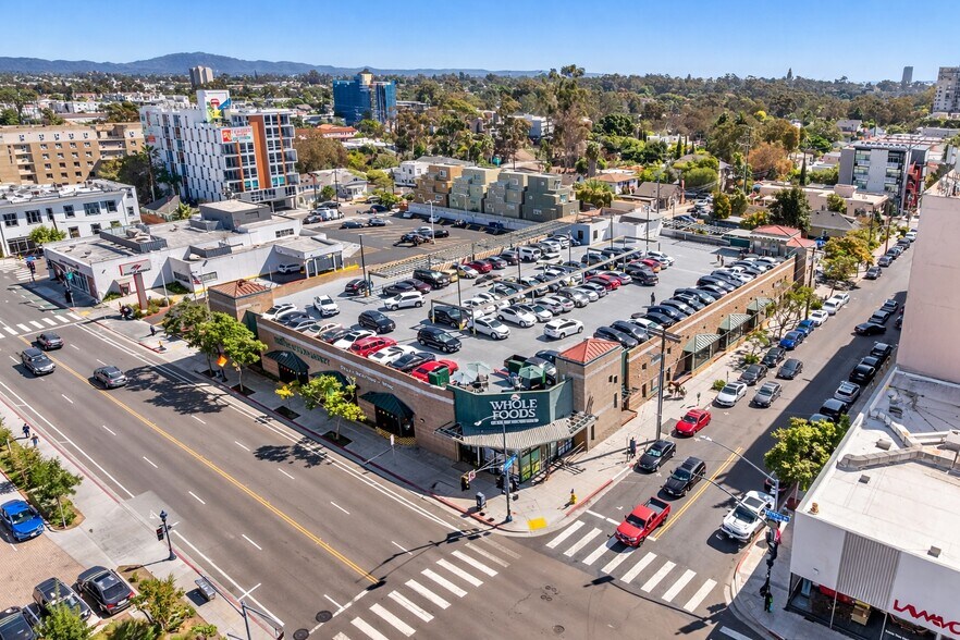 More Photos Of 711 University Ave, San Diego Supermarket For Sale