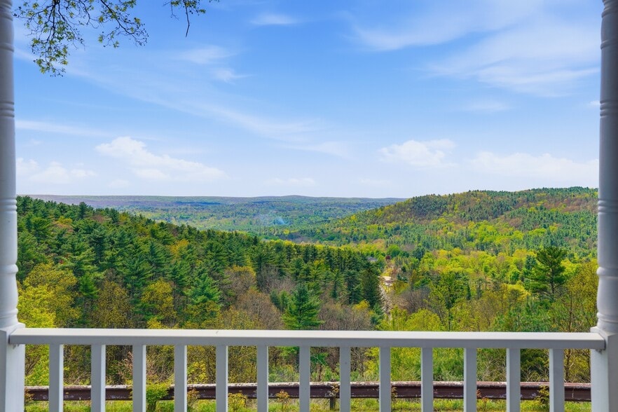 More Photos Of 120 Milford Hill Ln, Milford Flex For Sale