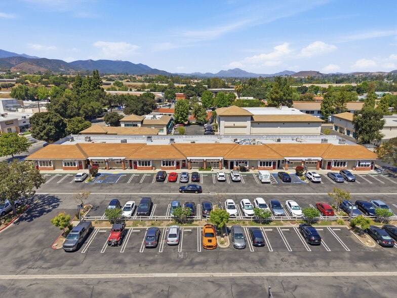 More Photos Of 1321-1345 E Thousand Oaks Blvd, Thousand Oaks Unknown For Lease