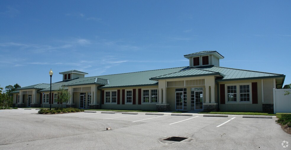 More Photos Of 2747 Sycamore St, North Port Unknown For Lease