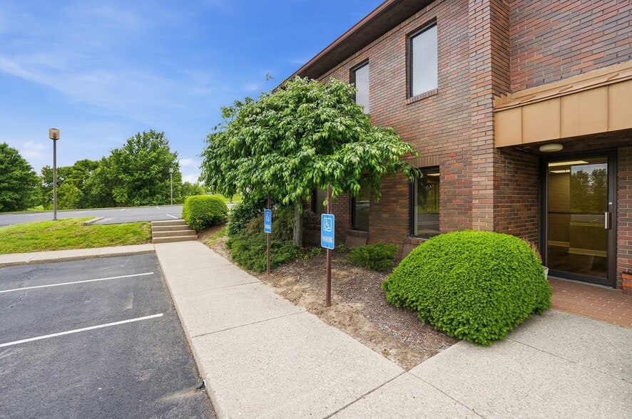 More Photos Of 4753-4759 Cornell Rd, Blue Ash Medical For Sale