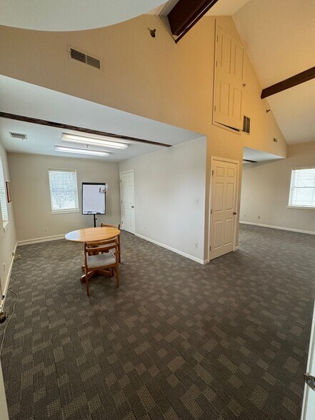 More Photos Of 28 N Bennett St, Geneva Loft Creative Space For Lease