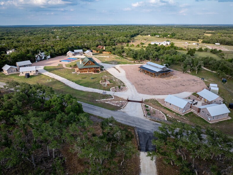 More Photos Of 3607 Lone Man Mountain Rd, Wimberley Hotel For Sale