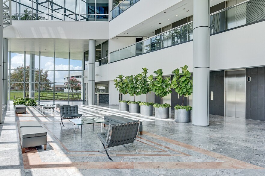 More Photos Of 13831 Northwest Fwy, Houston Office For Lease