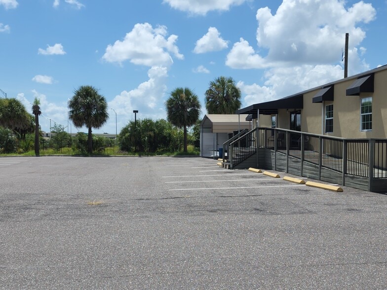 More Photos Of 856 E Busch Blvd, Tampa Auto Dealership For Lease