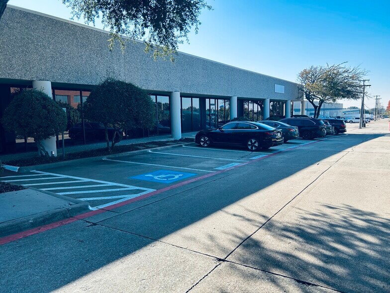 More Photos Of 2101 Midway Rd, Carrollton Light Manufacturing For Lease