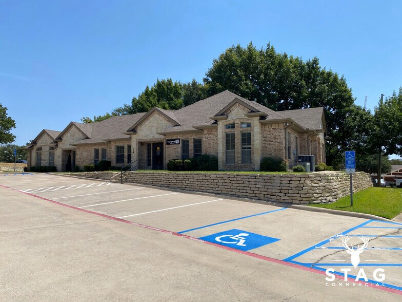 Primary Photo Of 2508-2516 Lillian Miller Pky, Denton Office For Lease