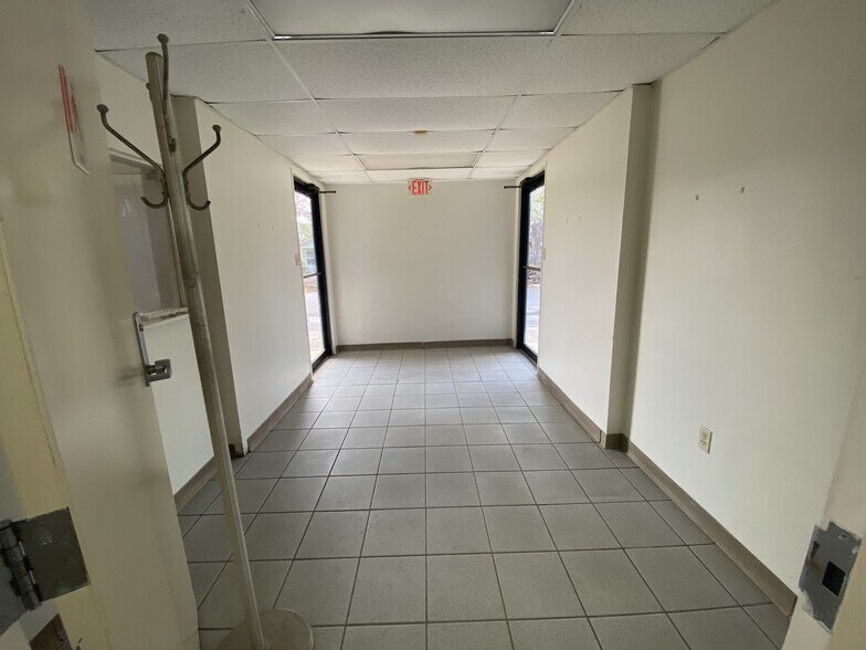 More Photos Of 410 Washington St, Cantonment Manufacturing For Lease