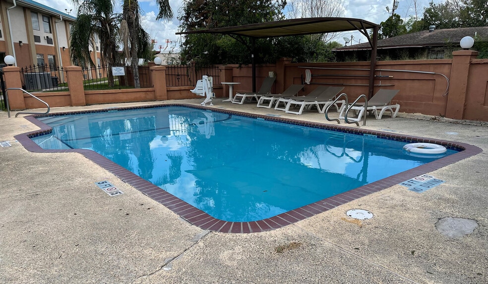More Photos Of 1301 W Expressway 83, Pharr Hotel For Sale
