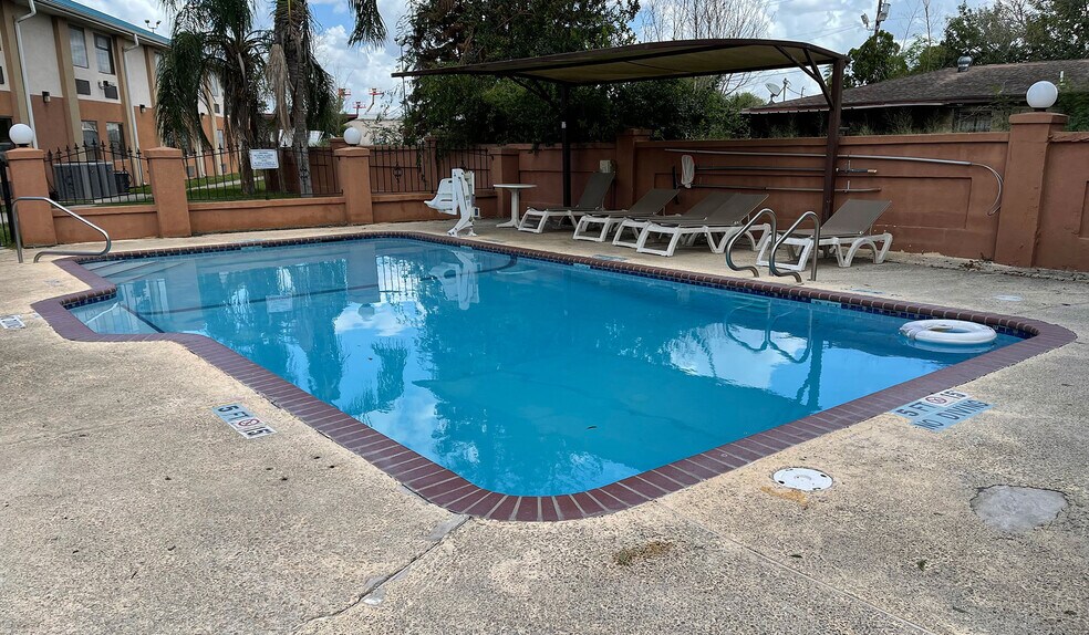 More Photos Of 1301 W Expressway 83, Pharr Hotel For Sale