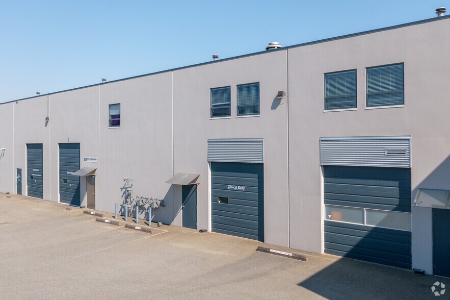 More Photos Of 7432-7440 Fraser Park Dr, Burnaby Warehouse For Lease