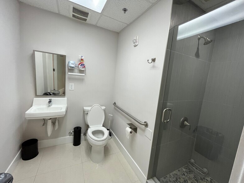 More Photos Of 10388 State Road 84, Davie Warehouse For Lease