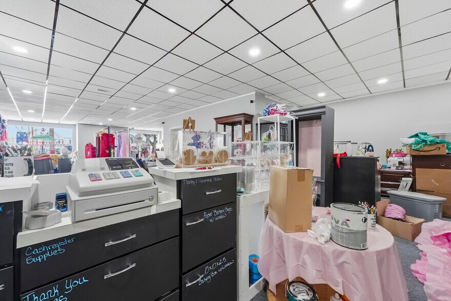 More Photos Of 115 E King St, Garrett General Retail For Sale