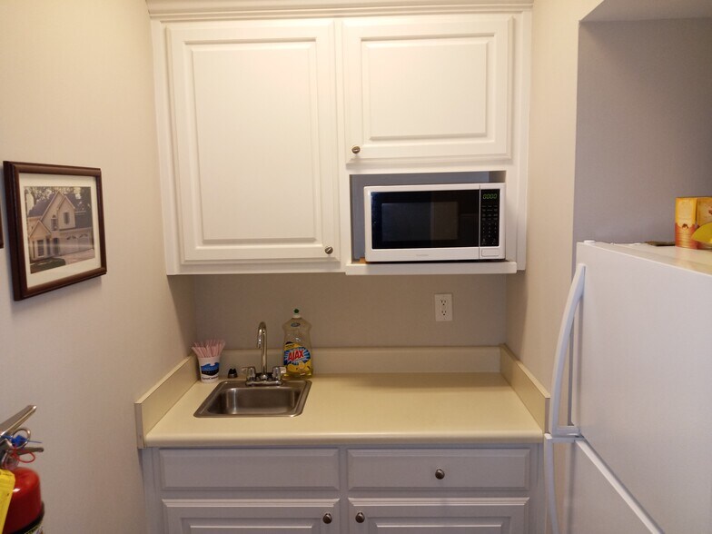 More Photos Of 2993 Sandy Plains Rd, Marietta Office For Lease