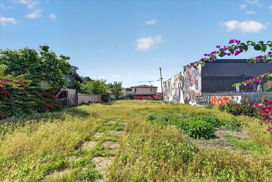 More Photos Of 6132 Romaine St, Los Angeles Land For Sale