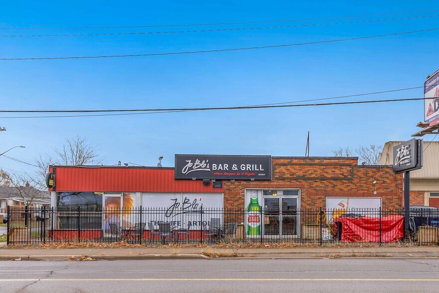 More Photos Of 231 St Paul St W, St Catharines General Retail For Sale