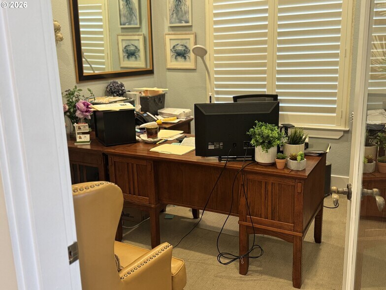 More Photos Of 937 Chetco Ave, Brookings Office Residential For Sale