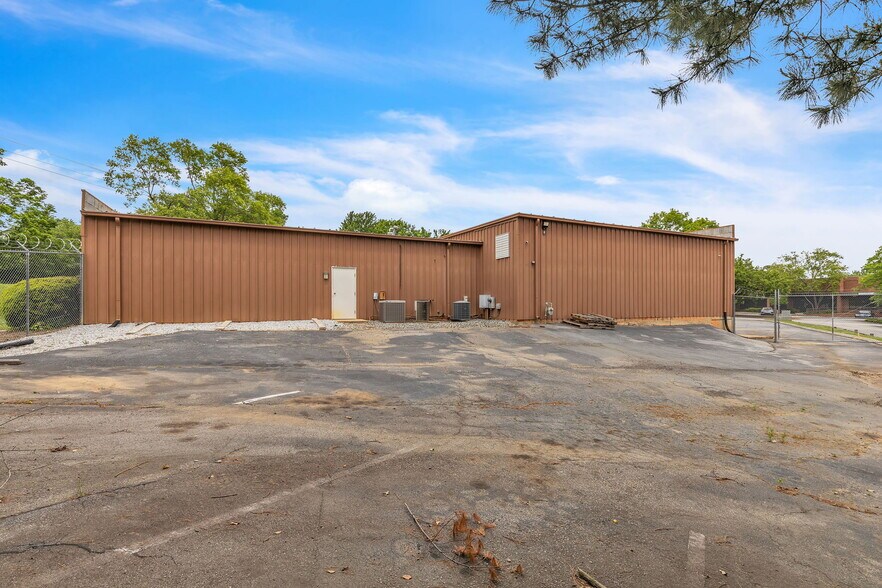 More Photos Of 4 Progress Rd, Greenville Flex For Lease