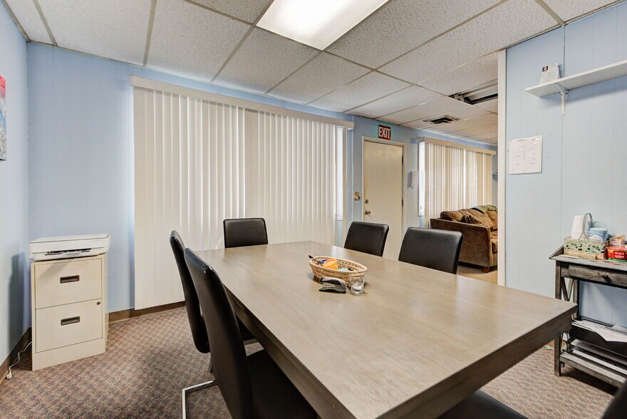 More Photos Of , El Reno Office For Sale