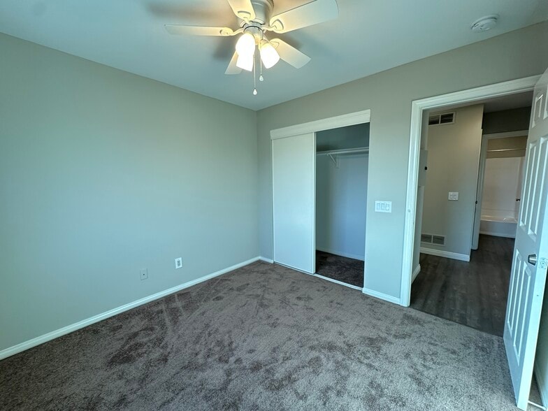 More Photos Of 4620-4620 1/2 E 3rd St, Los Angeles Storefront Retail Office For Sale