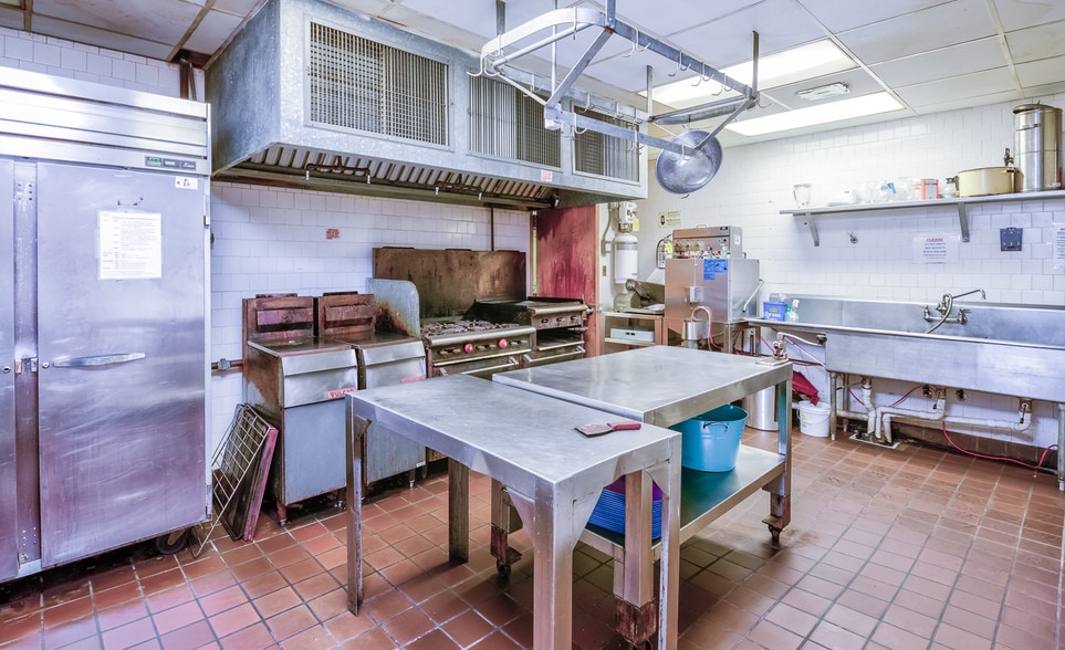 More Photos Of 10 Pythian Dr, Edgewater Lodge Meeting Hall For Sale