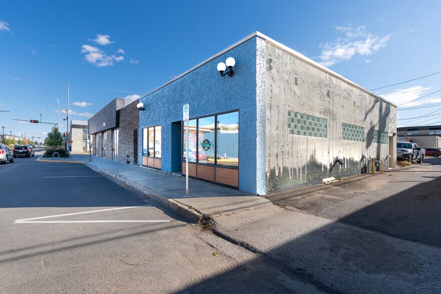 More Photos Of 5007 50 St, Lloydminster Office For Sale
