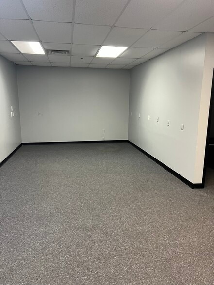 More Photos Of 4907 Golden Pky, Buford Warehouse For Lease