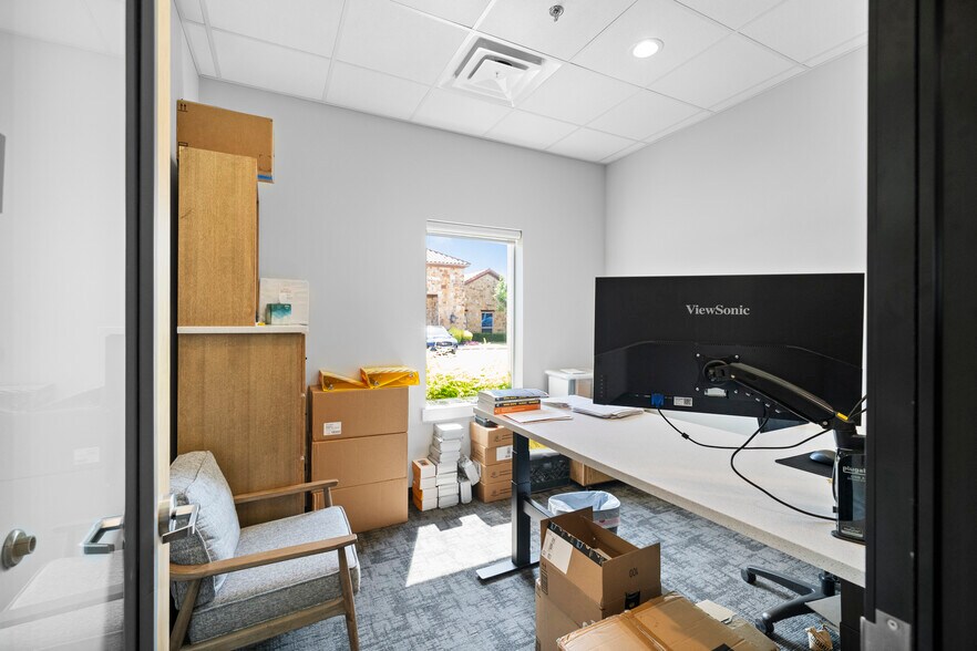 More Photos Of 351 W Southlake Blvd, Southlake Medical For Sale