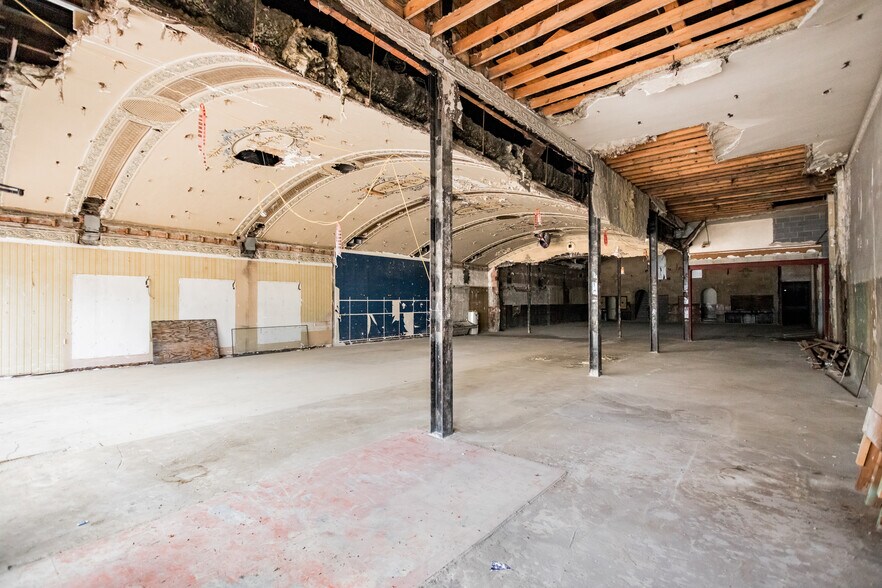 More Photos Of 6532 Woodward Ave, Detroit General Retail For Sale