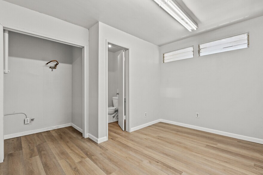 More Photos Of 6004 W Pico Blvd, Los Angeles Storefront For Lease